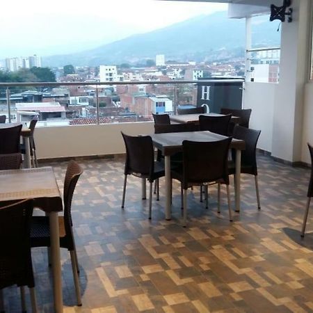 Hotel Giron Plaza 외부 사진