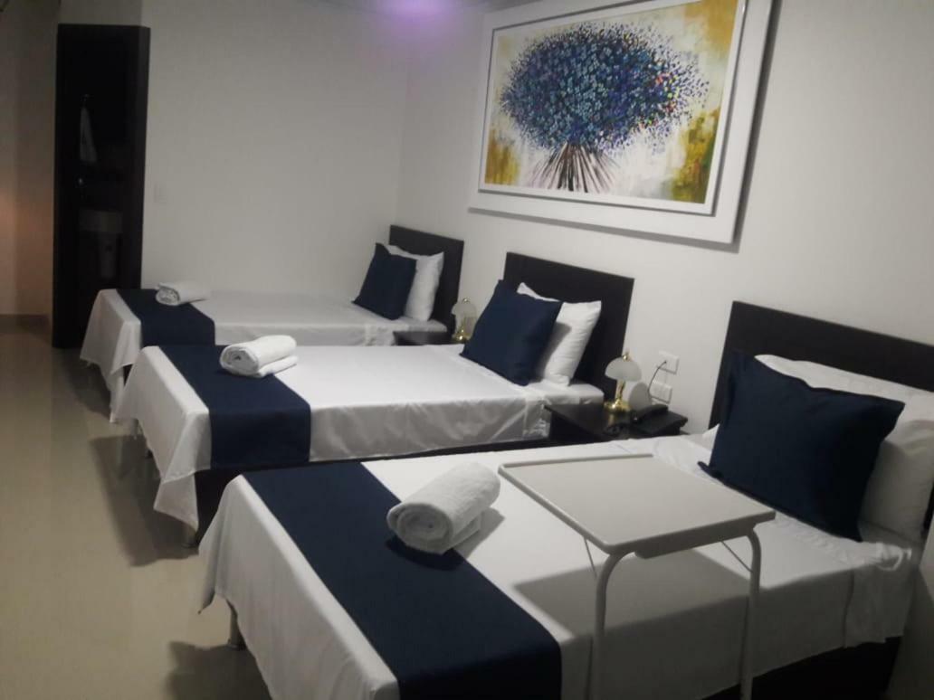 Hotel Giron Plaza 외부 사진